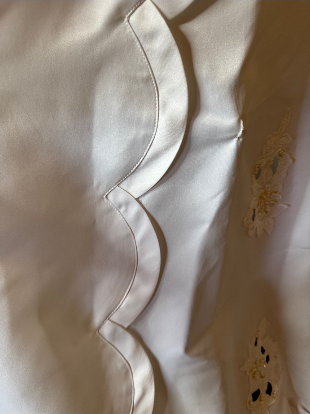 Merry Max Vintage Wedding Gown Size 10 White Pearl Beaded Lace Cathedral Train - Picture 8 of 13